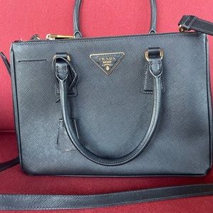 Prada Black Medium Lux Double Zip Galleria Tote